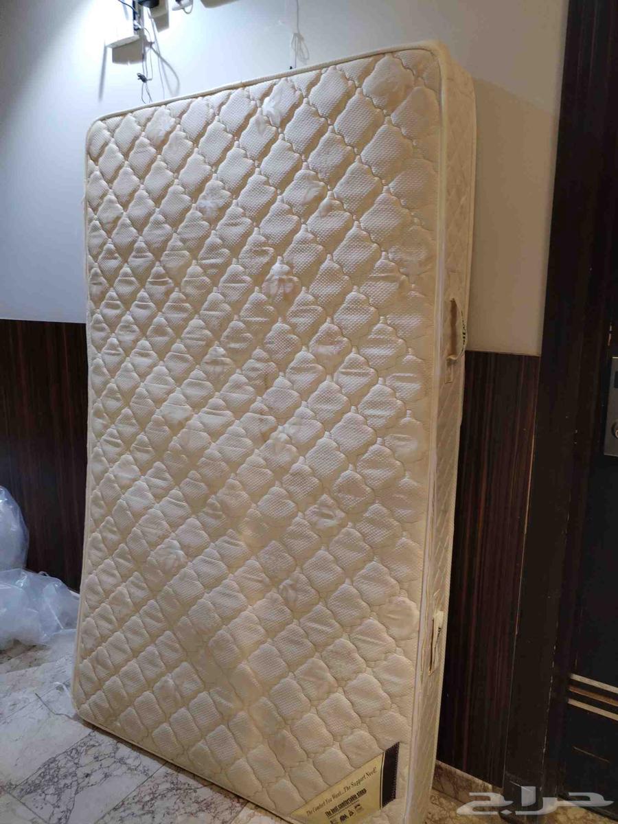 There are large mattresses measuring 2 meters by 1.80 meters and small ones 2 meters by 1 meter63796974593793111