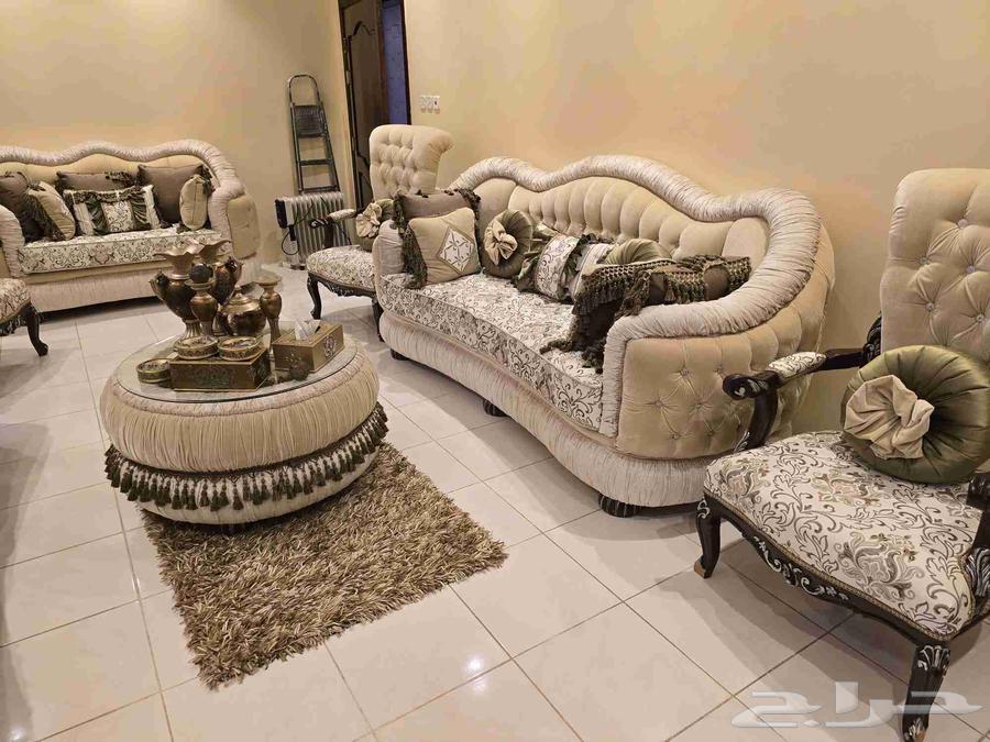 طقم كنب فاخر للبيع تكلفته 24 الف للبيع ب 450063796974863619113