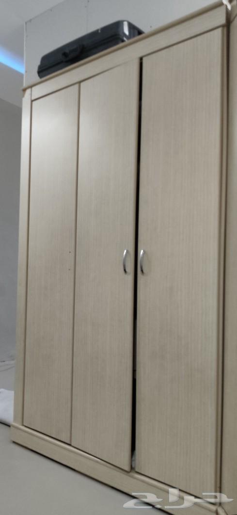 دولاب ملابس حجم وسط 2باب تعليق وباب تطبيق نظيف المكان الريا63794249580931110