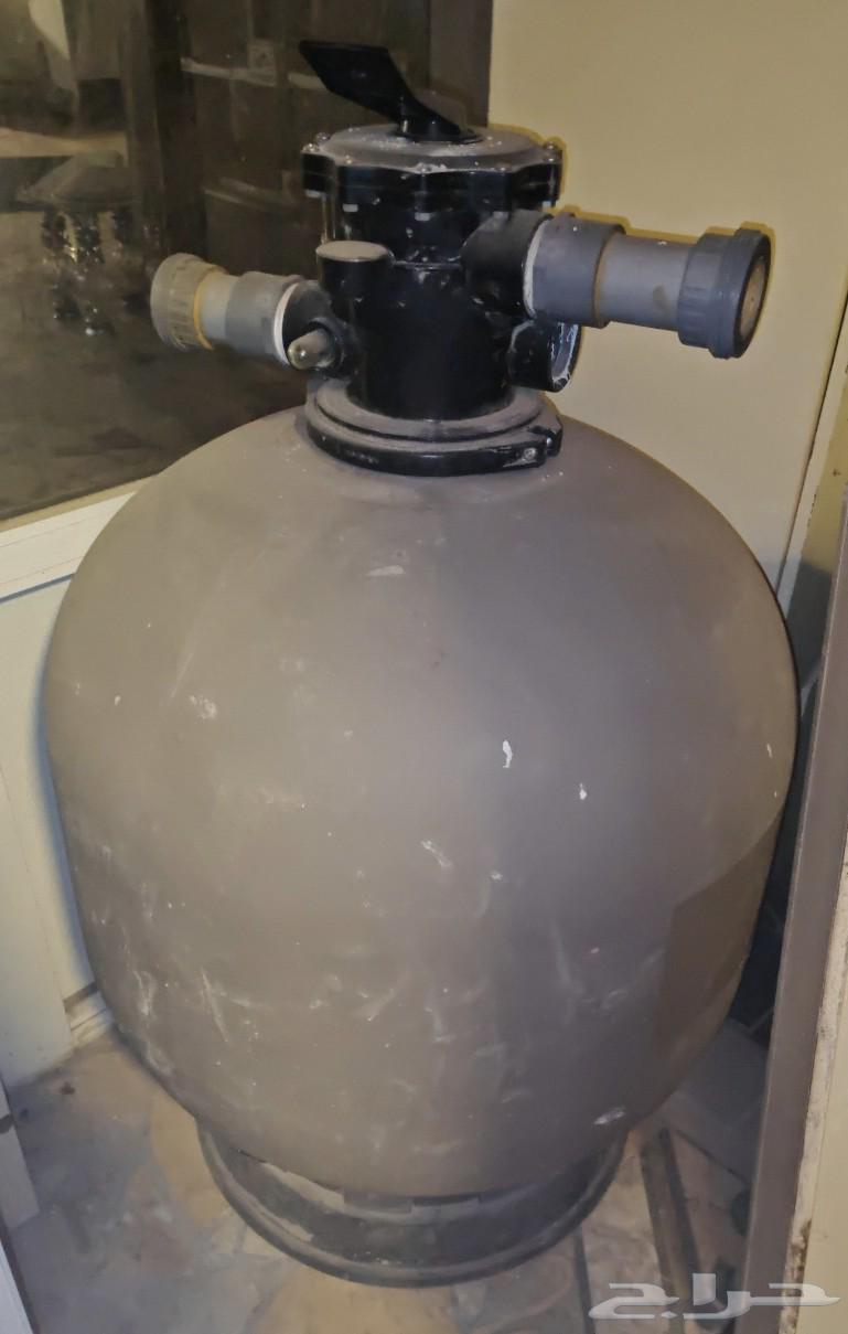 Swimming pool filter with top valve63796449632129110