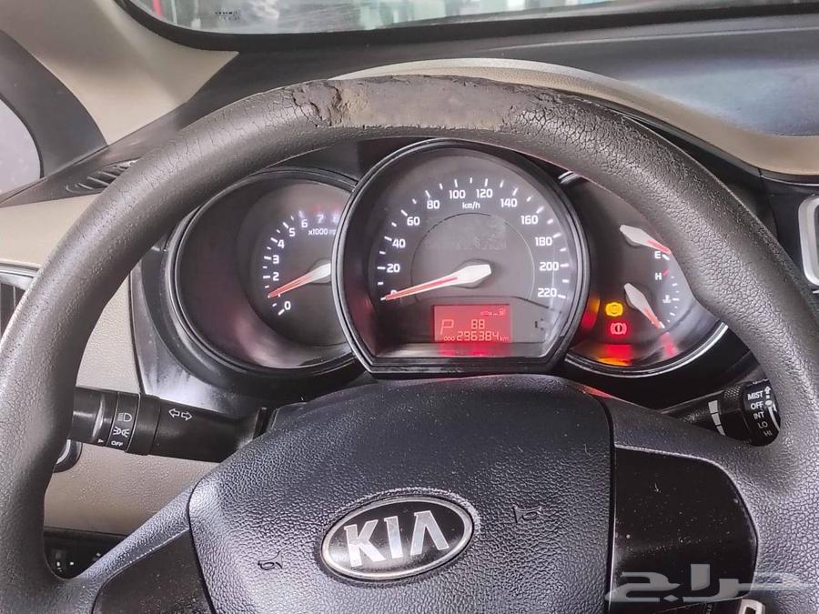 Kia Rio 2016. A clean, economical car with a small 1400 engine, mileage 296.63402066996738113