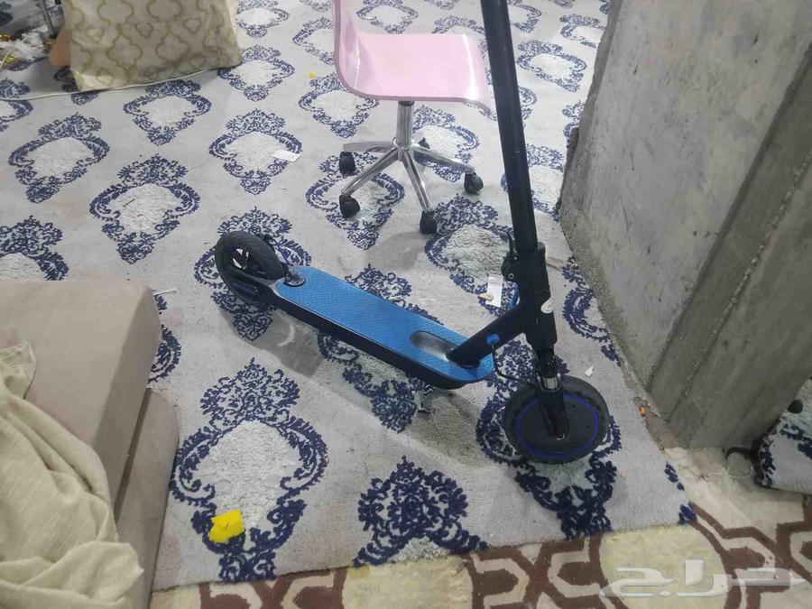 اسكوتر نضيف مره للبيع بدون شاحن شاحن ضاع63396556601346111