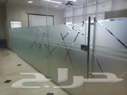 فني تركيب زجاج سكريت وتركيب استيكرات ثلجي63382036735235114