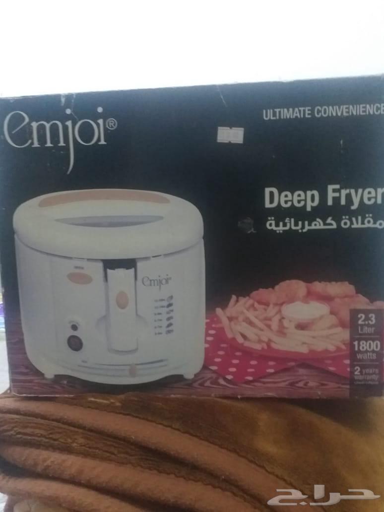 Book and electric fryer for sale at a price of 100 each63402939091714114