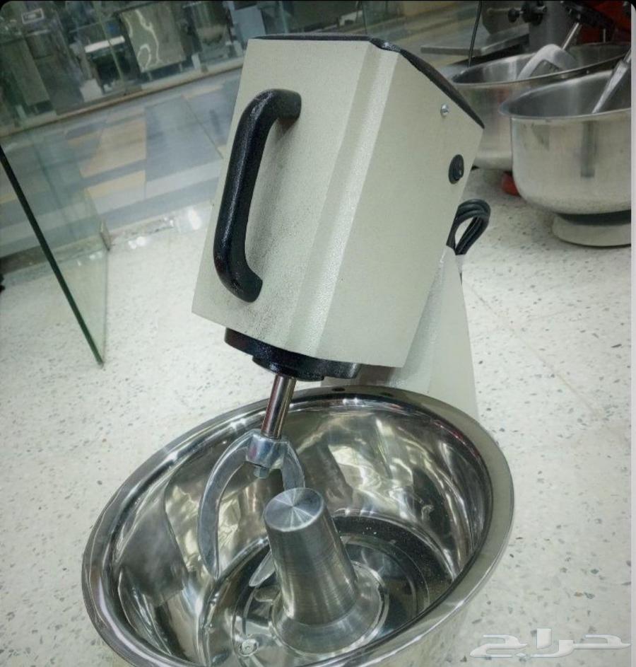 Syrian mixer, laminated sheet, juicer, and dough roller. Contact WhatsApp.633946996683551113