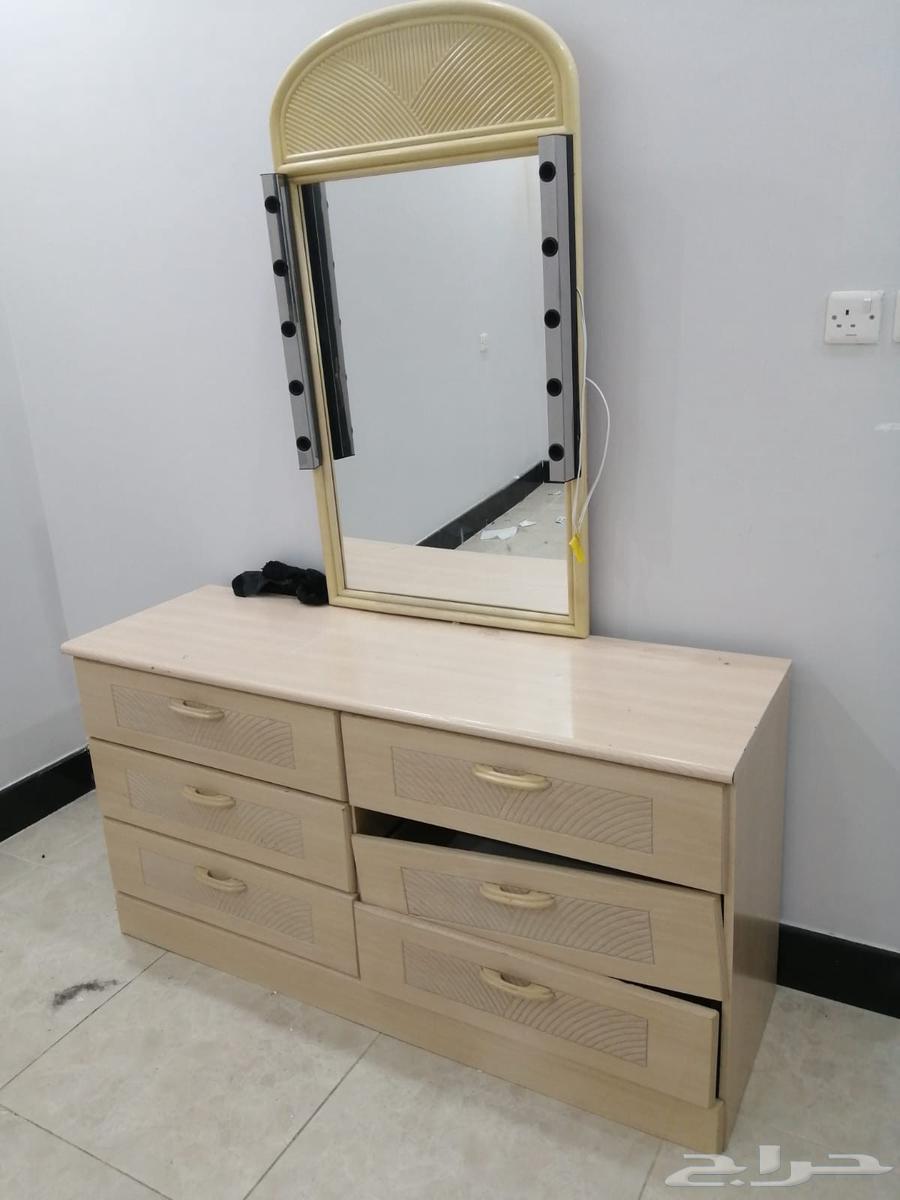 مطبخ كامل و سرير كينج و سراحة و تربيزة تلفزيون63391848673153114