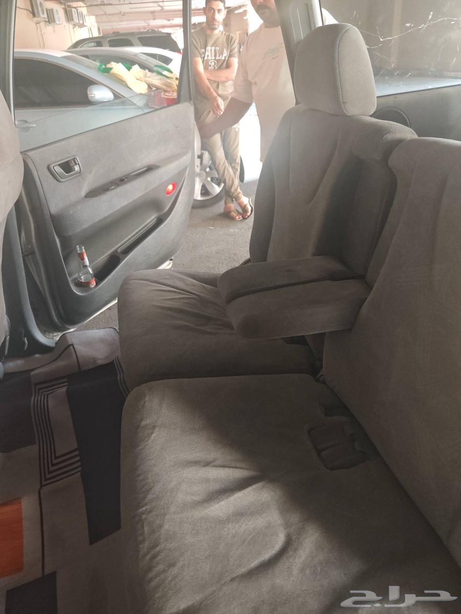 Mitsubishi 2004 model, manual transmission, inspection and insurance are all in good condition. Price 8000.63398182755842112