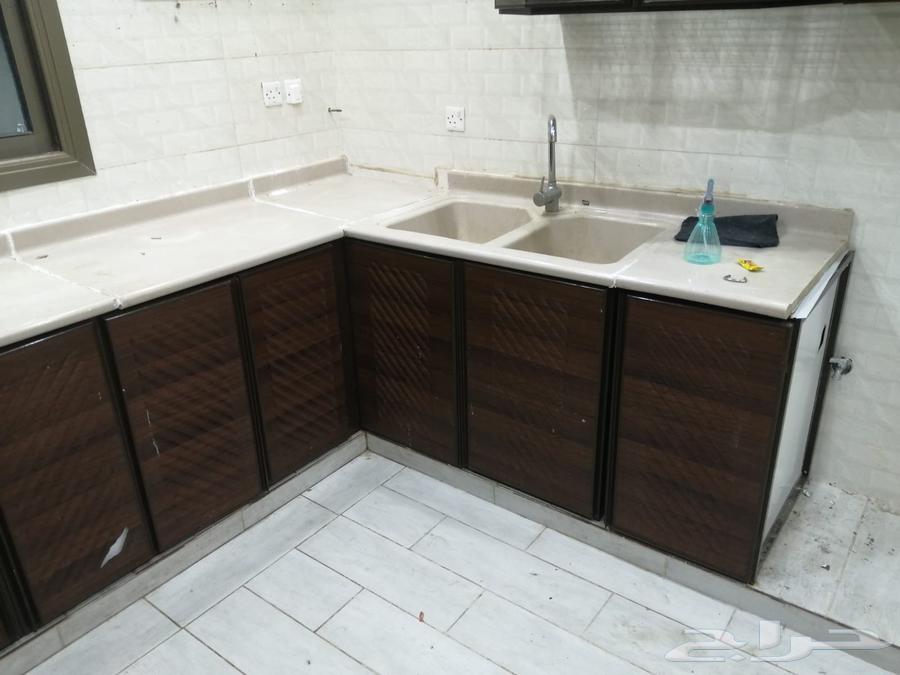 مطبخ كامل و سرير كينج و سراحة و تربيزة تلفزيون63391848673153113