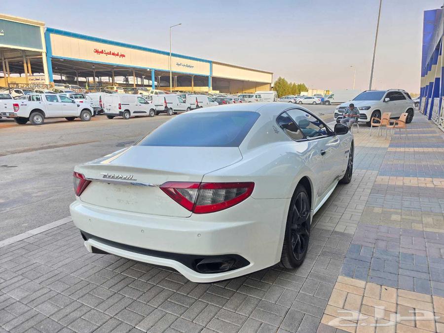Maserati Gran Turismo 201463398178516737113