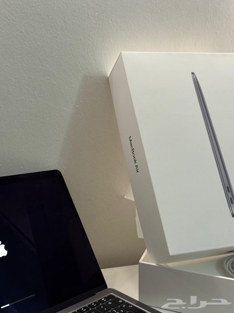 MacBook Air laptop, clean and in its original box63394673443970112