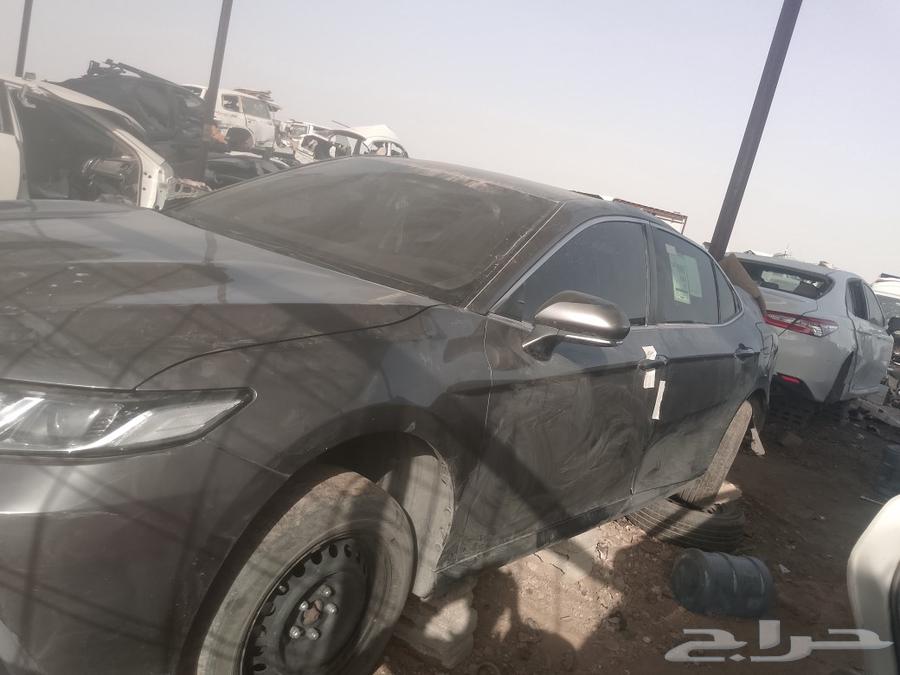 تيوتا كامري قطع غيار فقط فقط63396421469953111