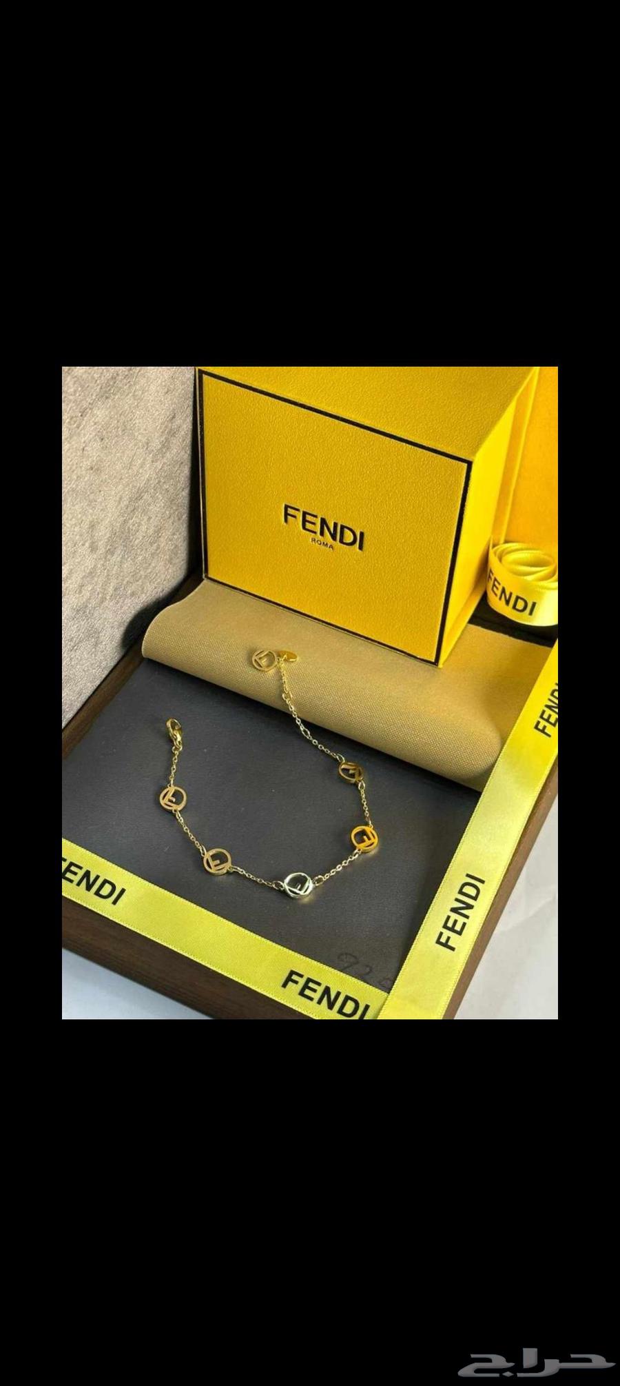 Accessories with attachments63389336704130114