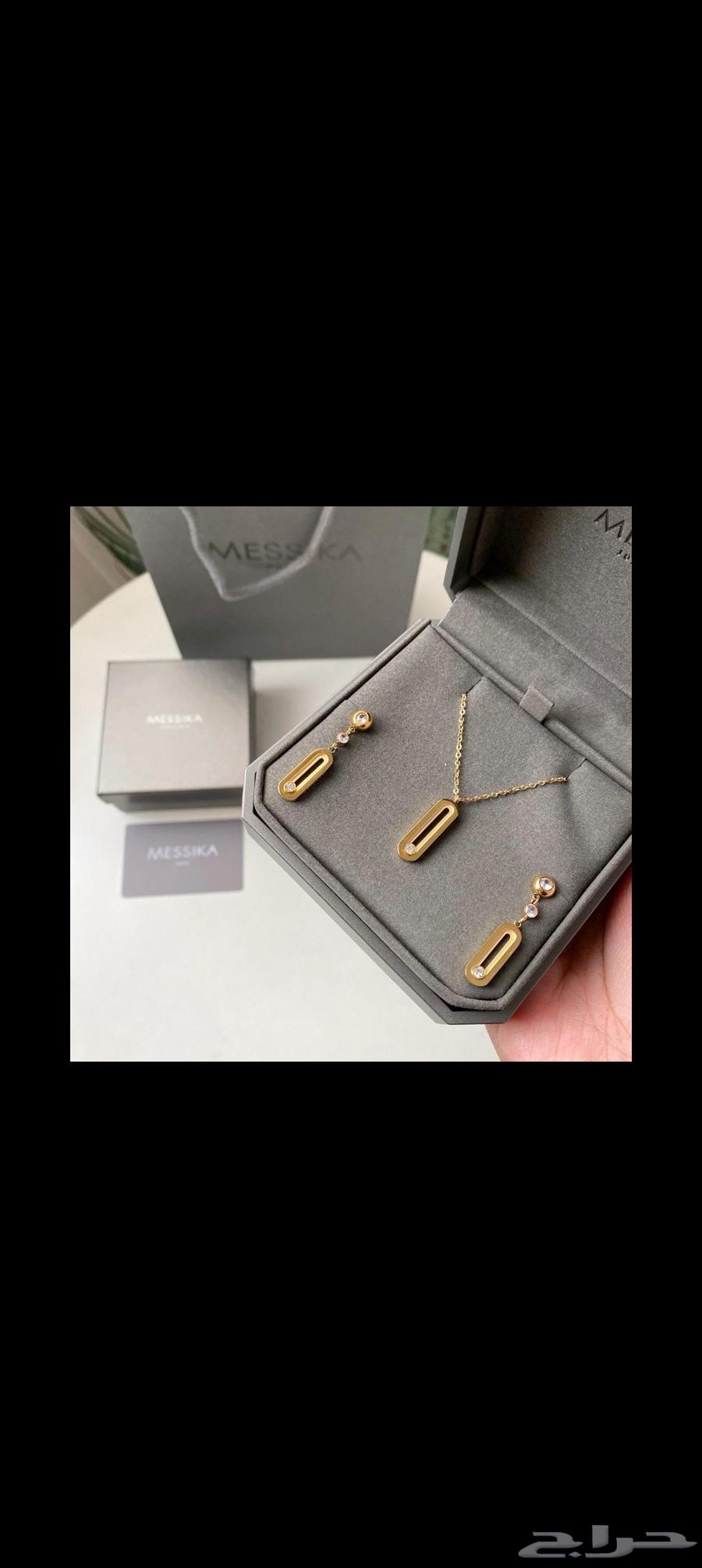 Accessories with attachments633893367041301128