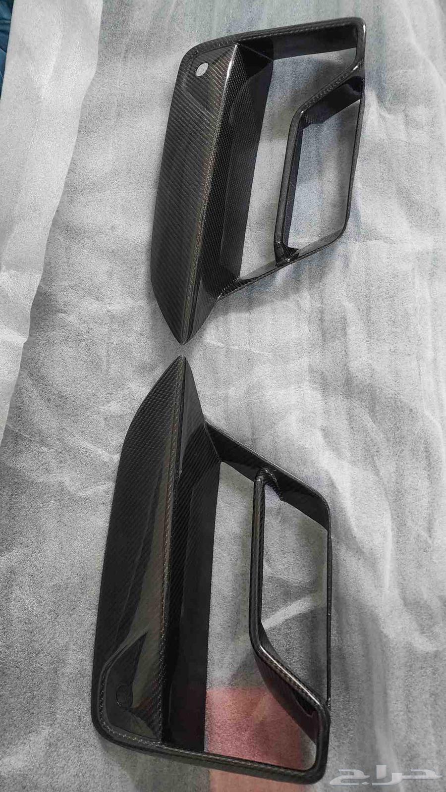 Original carbon fiber M5 F90 turbo inlets on the front bumper63394553211010117