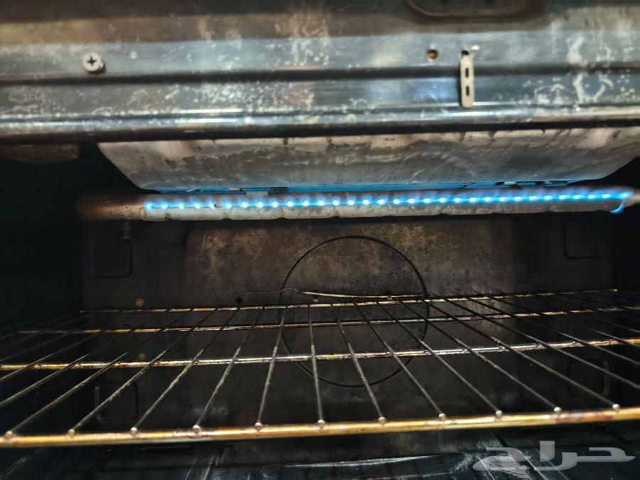 فرن غاز بحالة جيدة على السوم63391215823746113