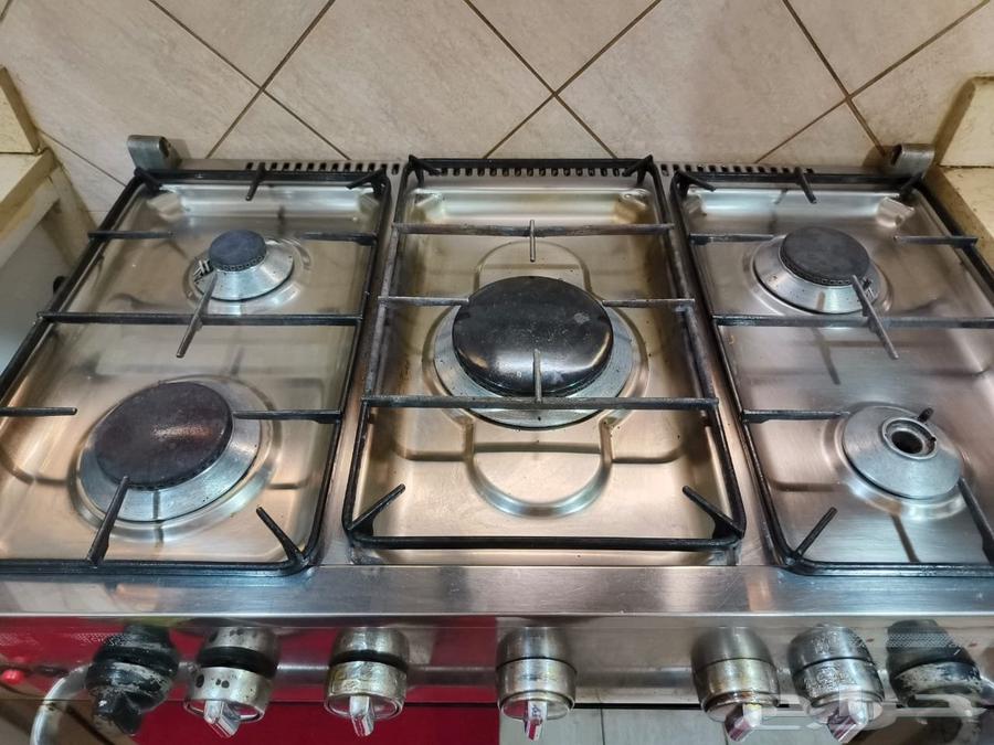 فرن غاز بحالة جيدة على السوم63391215823746114