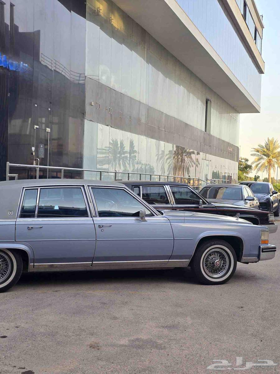 Cadillac Fleetwood model 198463396456502529111
