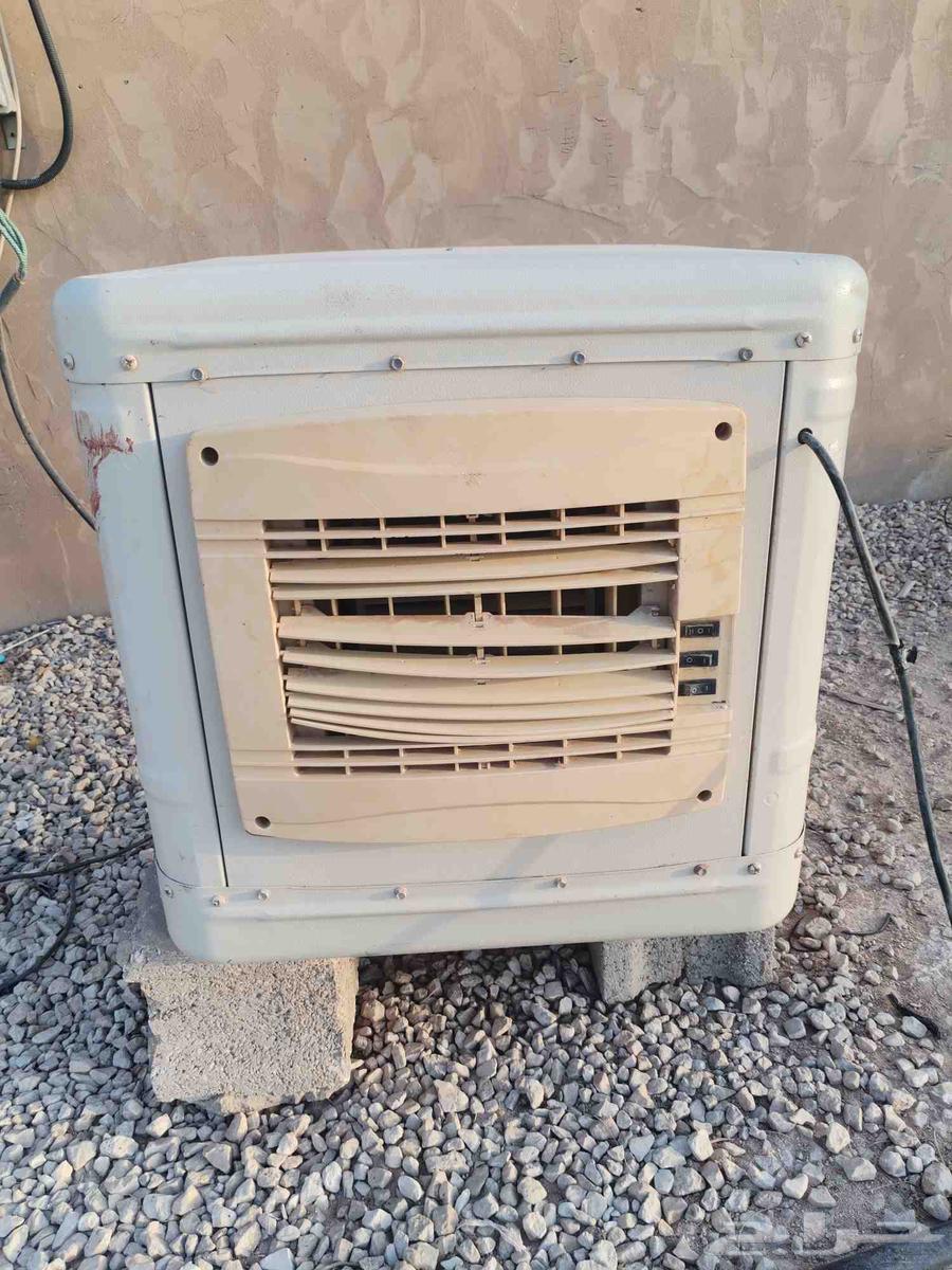 A small air conditioner. Sixth. Working. Done. For sale63380980094722112