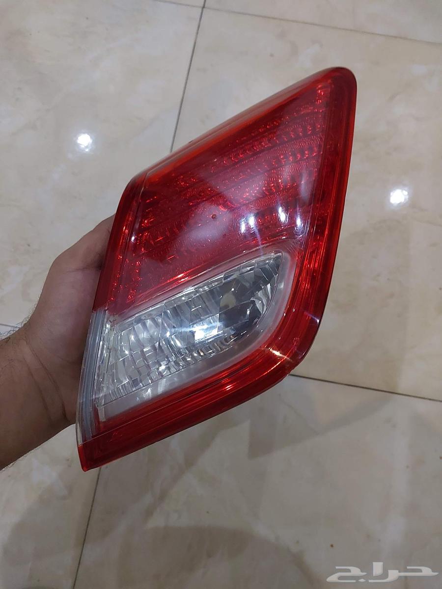 شمعة شنطة كامري خلفية يمين63391006413057111