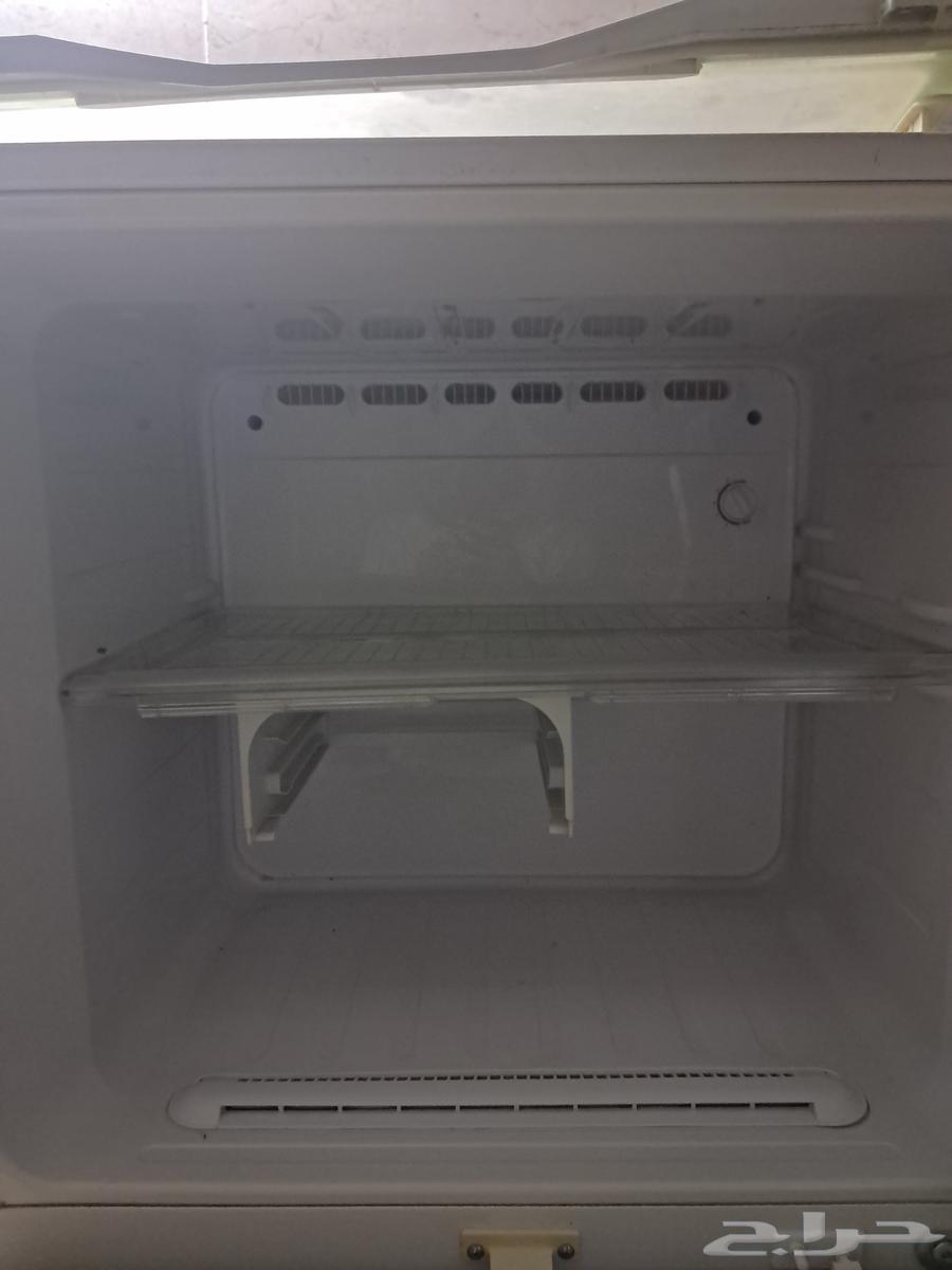 Opportunity.. Samsung RT45HSSW refrigerator, the freezer is working, price is negotiable63390953021697113