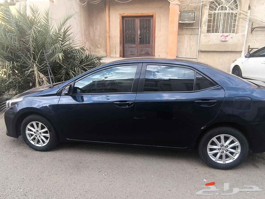 كورولا 2015 نظيييفة جدا ممشى جيد63396456620546113