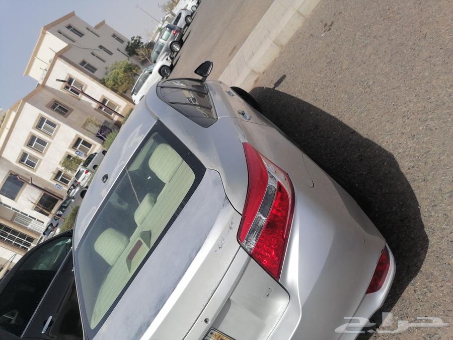 تويوتا يارس 201663392888957058111