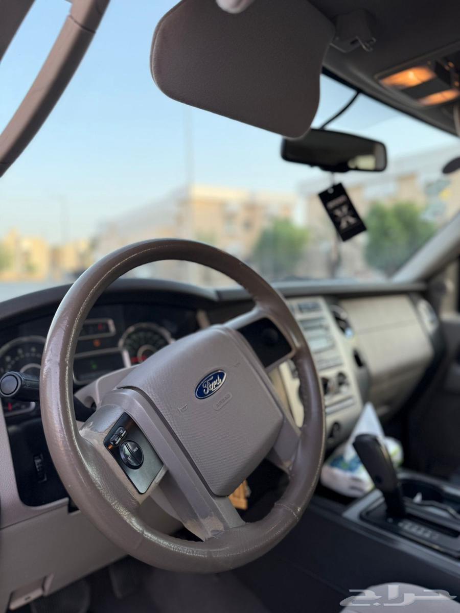 Ford Expedition 2014 model, no issues, running smoothly, close to 300,000.63381063197569111