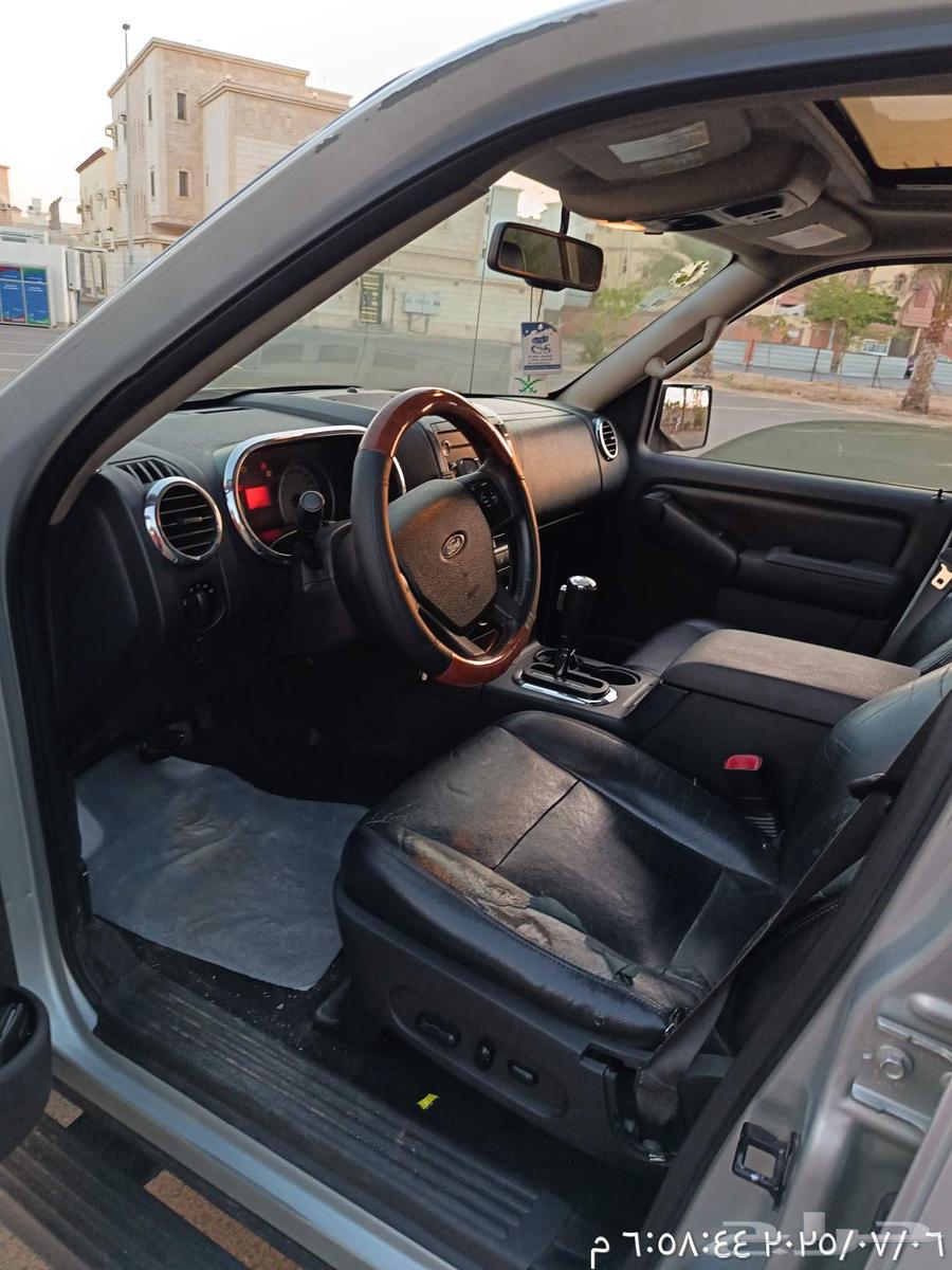 Ford Explorer bag, inspected and renewed, new tires, body and interior like new, clean.63389626160129112