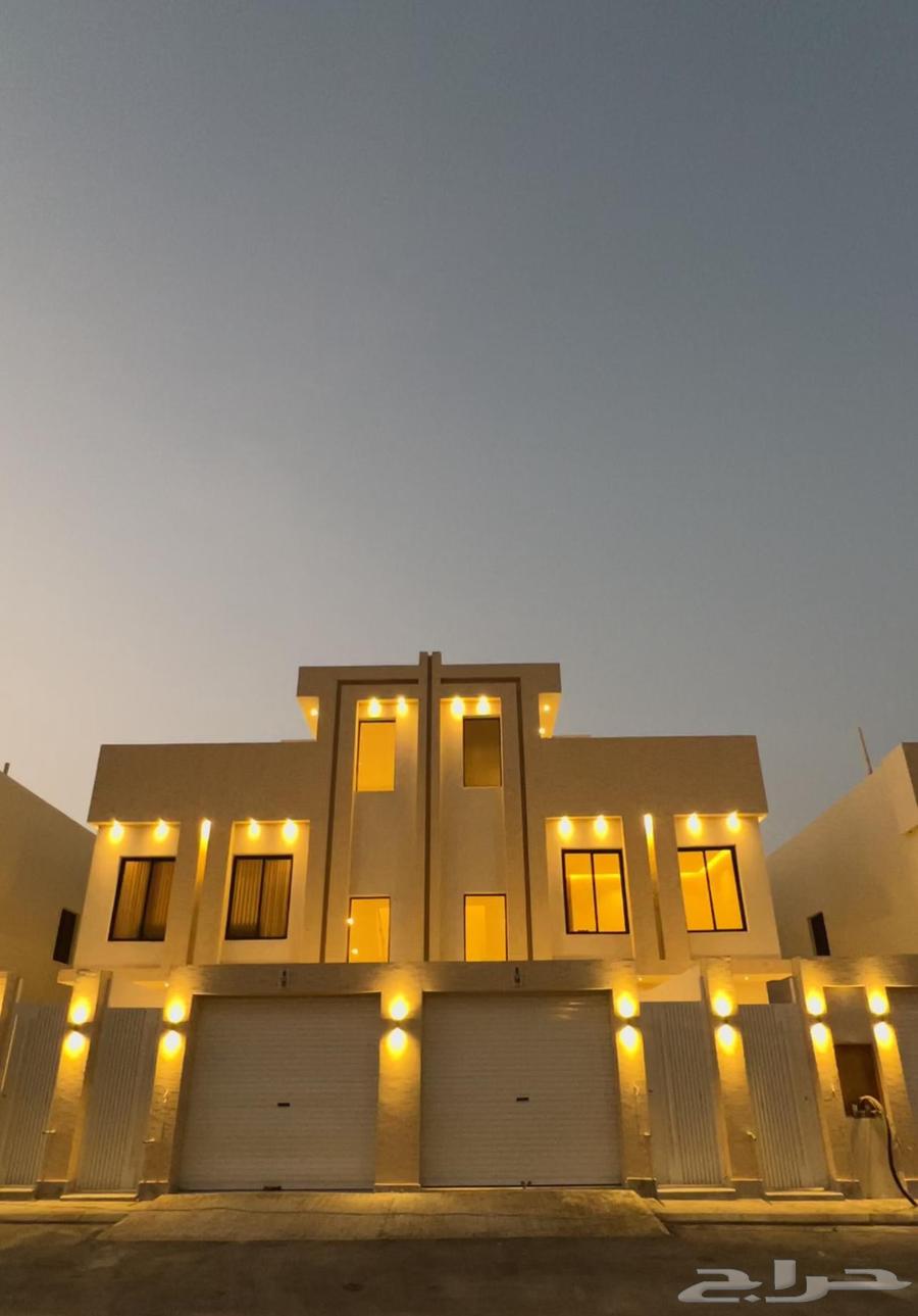 دور للبيع مساحة 300 متر633810548072981118
