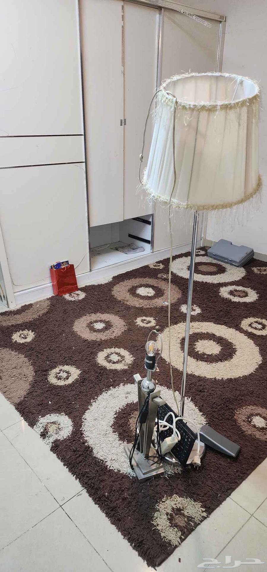 طقمين كنب ودولاب ابيض كبير وانبوبتين غاز63388060748417112