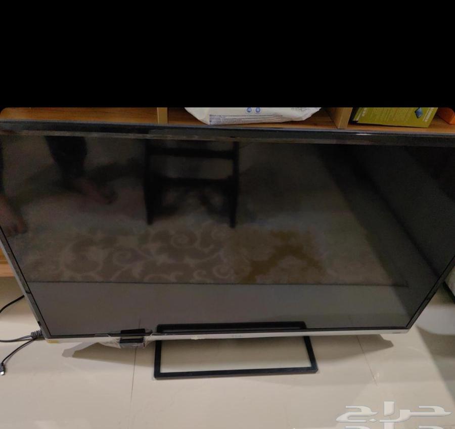 Can you please help me with the carpet and the screen?63383987978243112