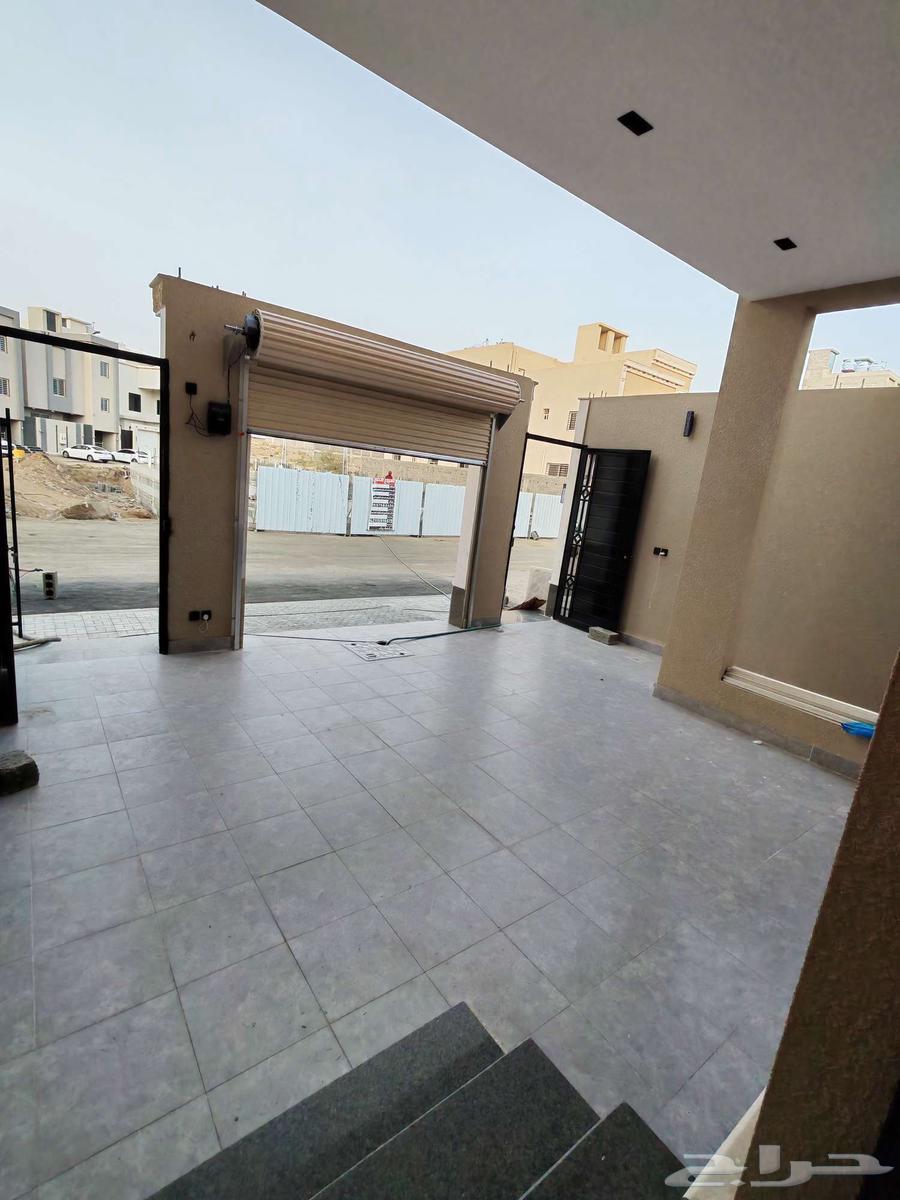 للبيع دور ارضي حي اليرموك خميس مشيط تصميم ممتاز تشطيب vip63381118276994114