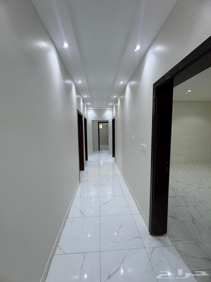 شقه 5 غرف جديده للايجار بحي الريان633811178657311117