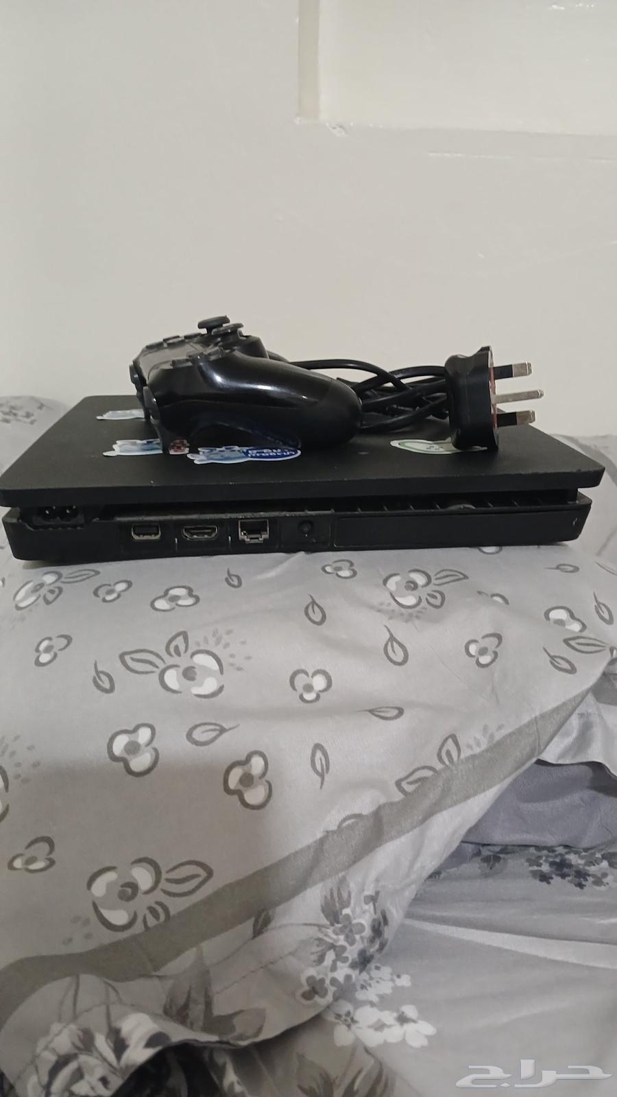 Sony 4 Slim light use no overheating comes with box, controller and cable63382254021378112