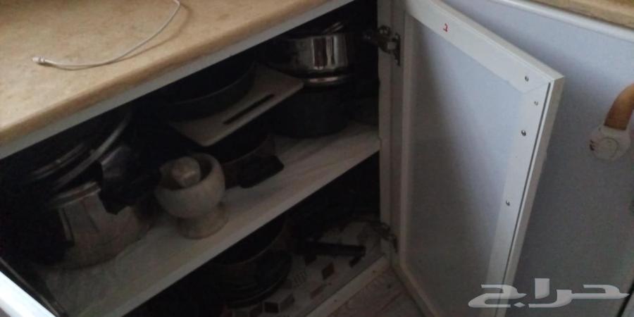 Floor kitchen only lower units with four-burner stove not working63618285996801110