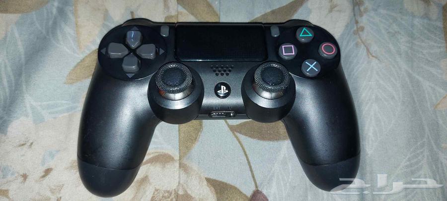 Sony DualShock 4 Wireless Controller with Magnetic Charging Cable and Sony DualSense 5 Cover63098948559491110