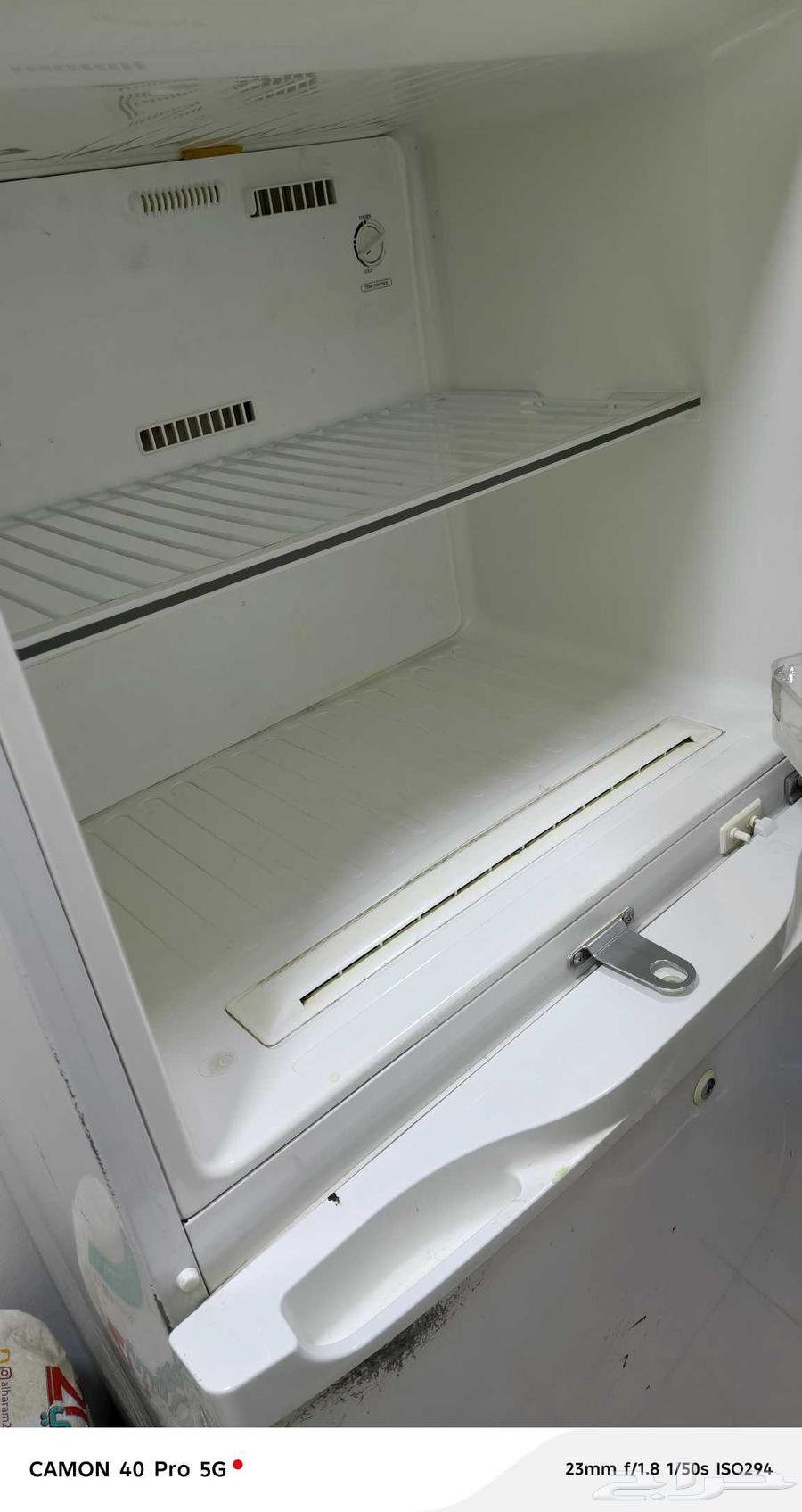 Refrigerator and washing machine63442534981507112