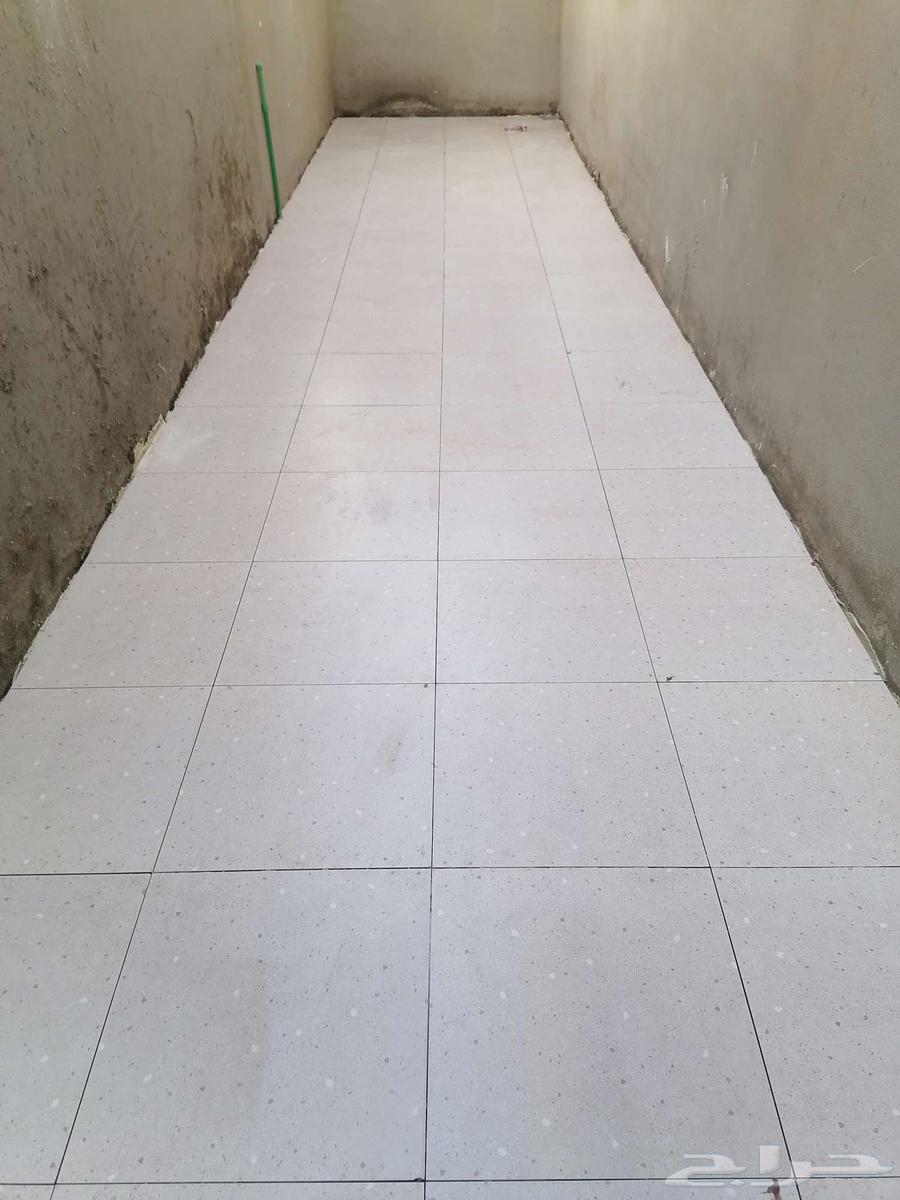 Floor tiles for wall installation63617972193537112