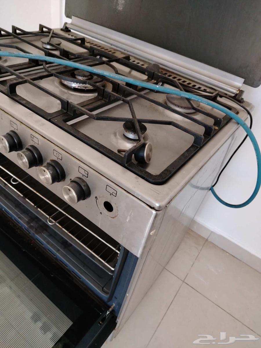 فرن مستخدم بحاله جيدة شغال على سوم63618475741698114