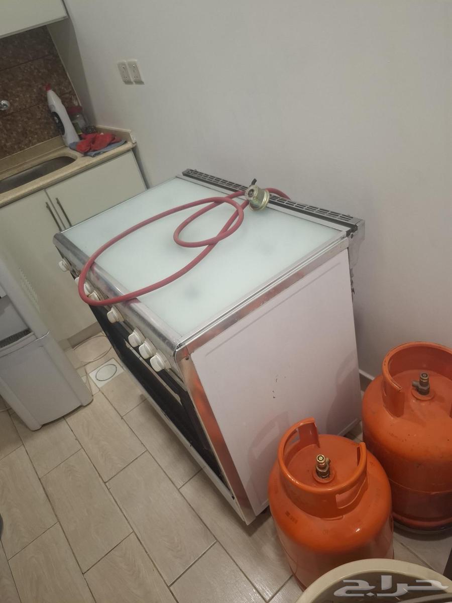 فرن وغاز للبيع ( للصامل فقط )63618381773314113