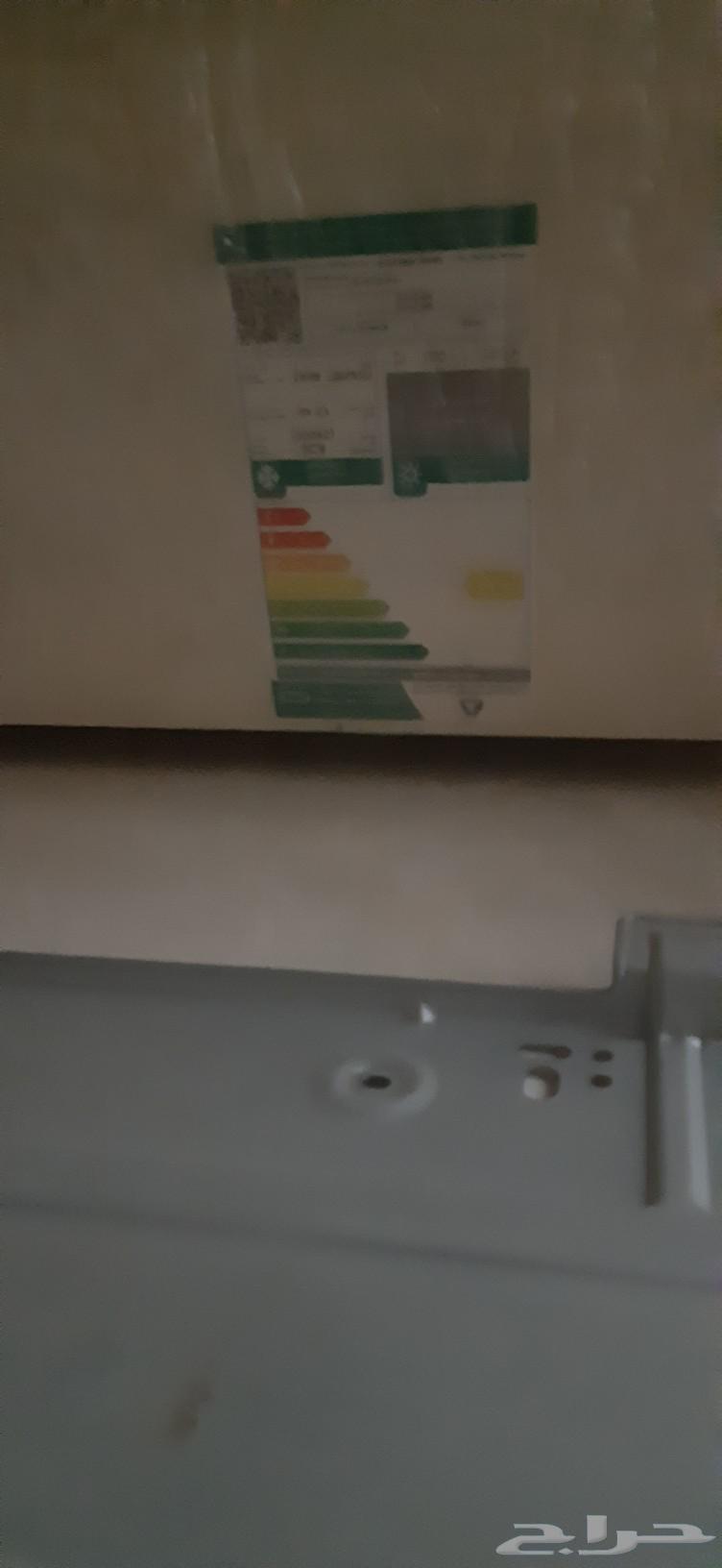 Two washing machines and a split air conditioner63618474866689111