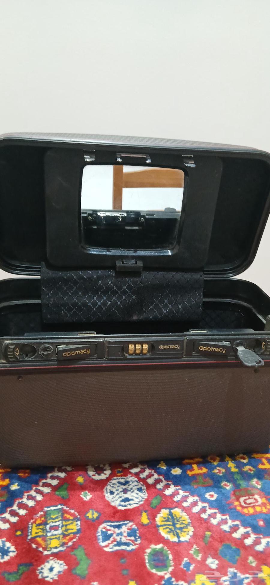 Old makeup bag for the price offered63618377664899111