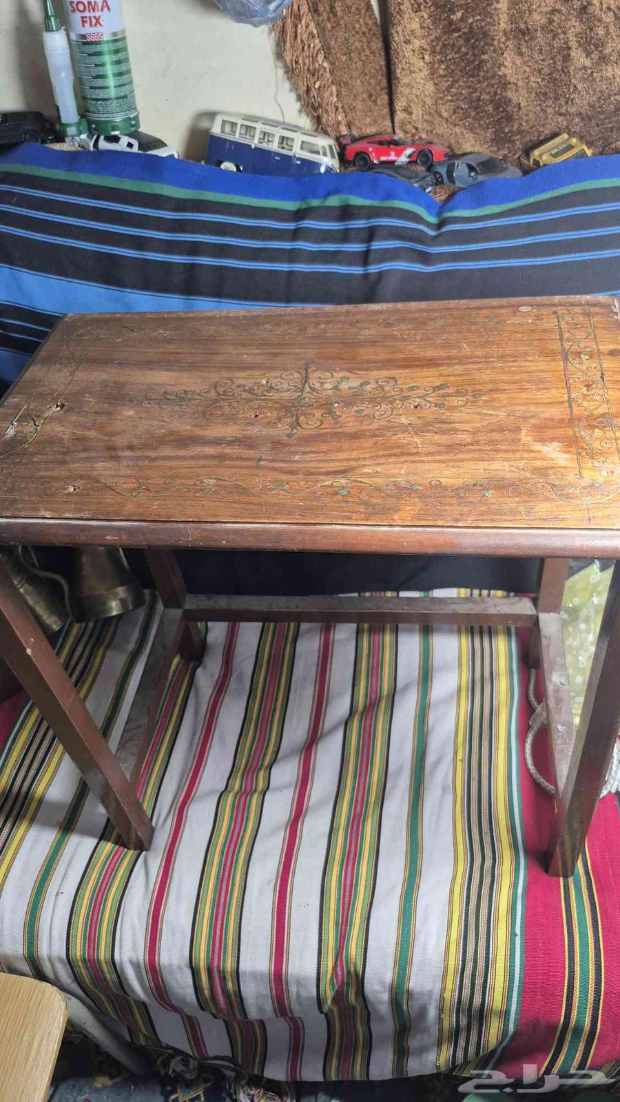 Copper-inlaid table63829771331713110