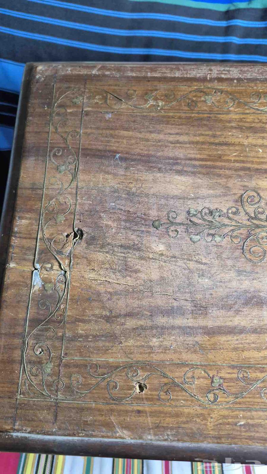 Copper-inlaid table63829771331713113