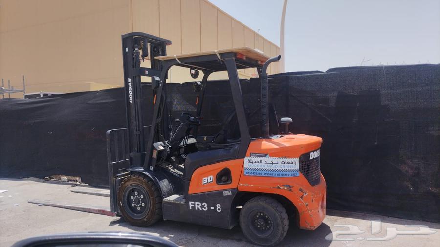 ائجار رافعه شوكية فوركلفت للايجار جميع انواع الرافعات64265874418305112