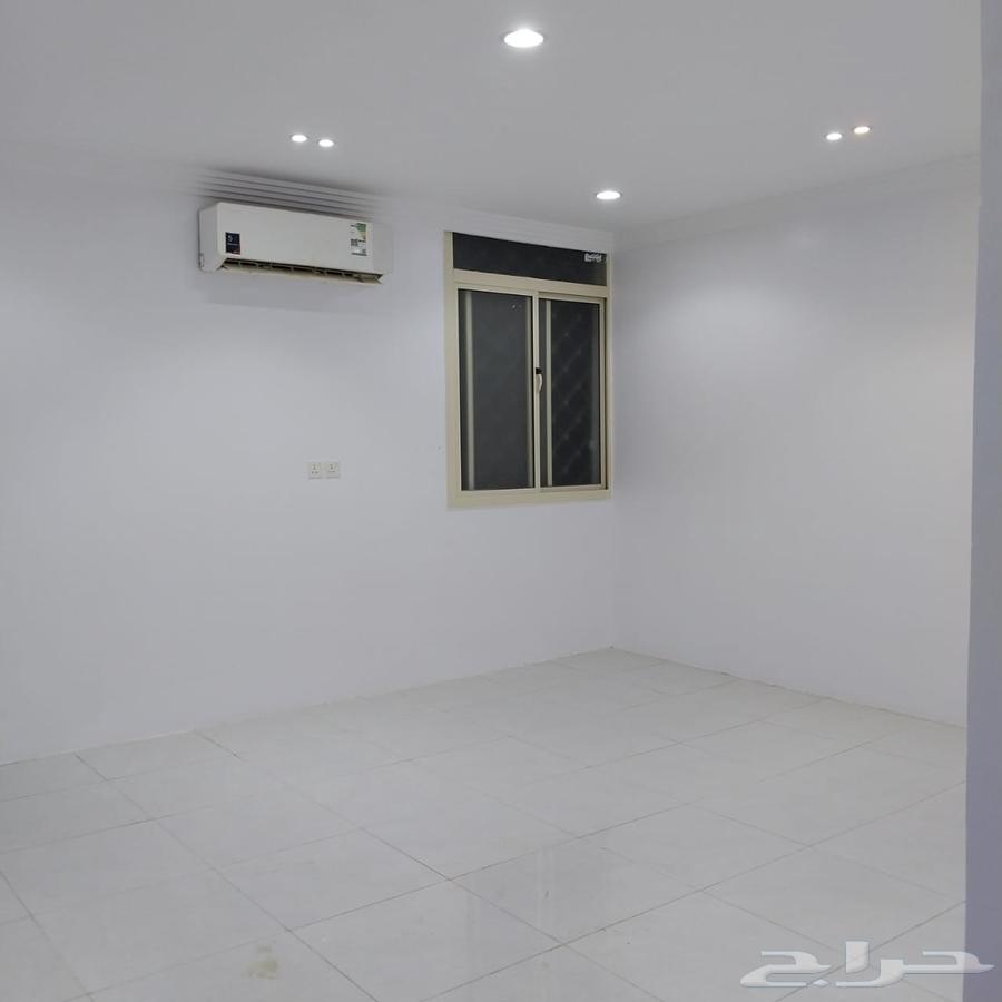 A distinctive apartment for rent with five rooms in Al-Harzat63381257781634112