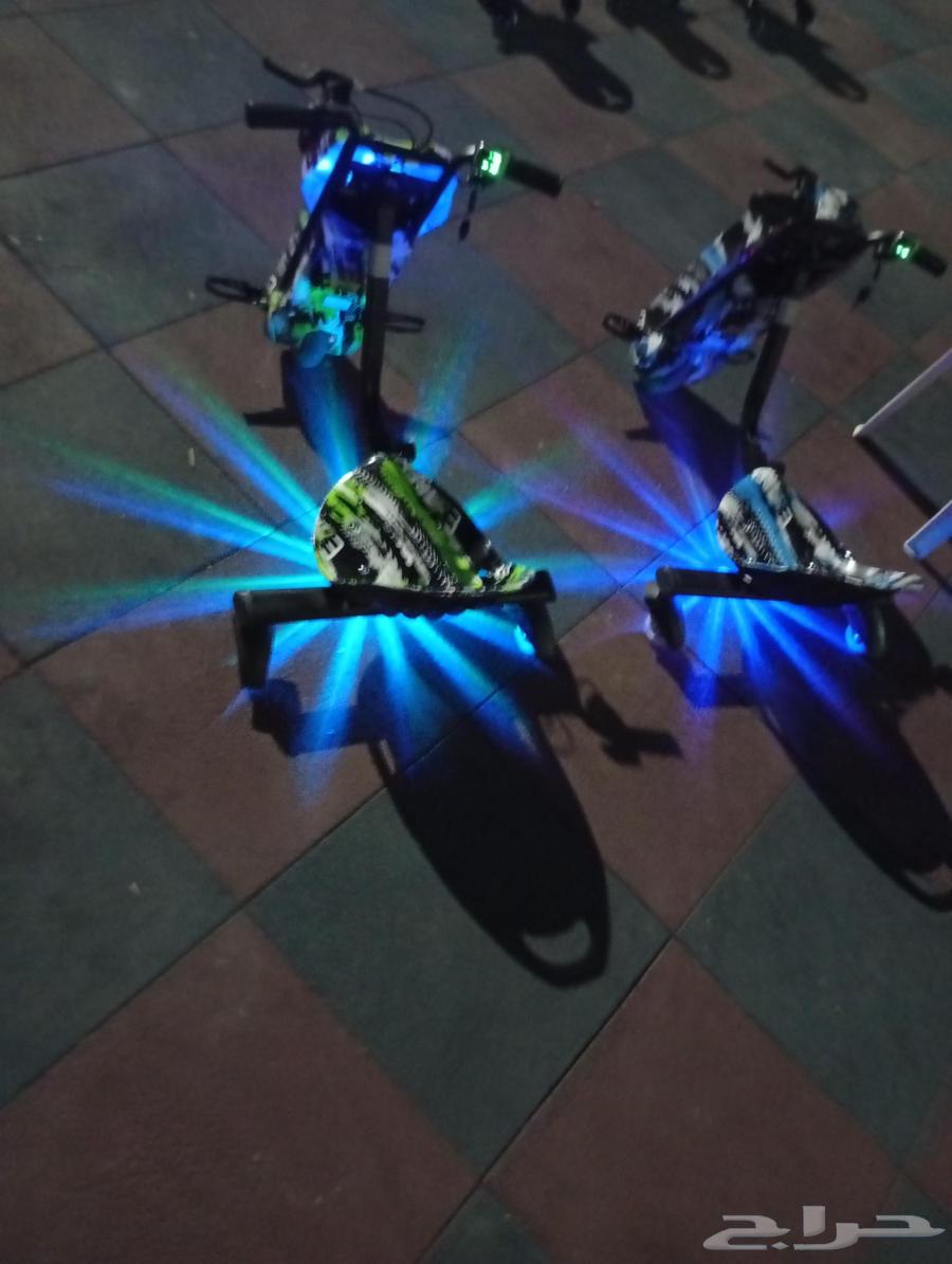 Two electric scooters, large size, for one week rental only64031352332417112
