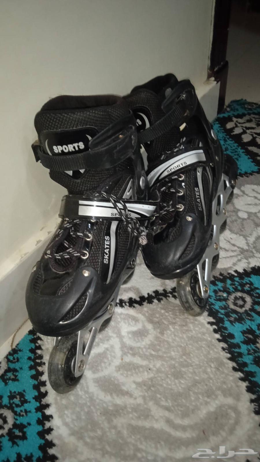 Skate and two sets of cups with their boxes64057890401923111