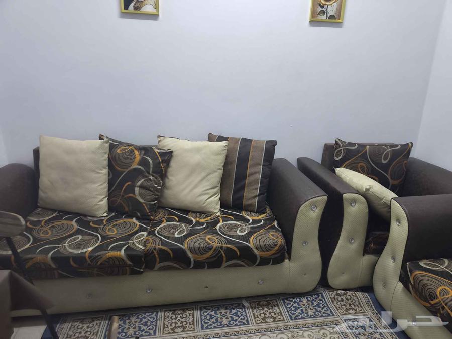 صالون مكون من كنبة 3 كنبة 2 و2 كرسى حالة جيدة مع غسالة اطباق64431767806979111