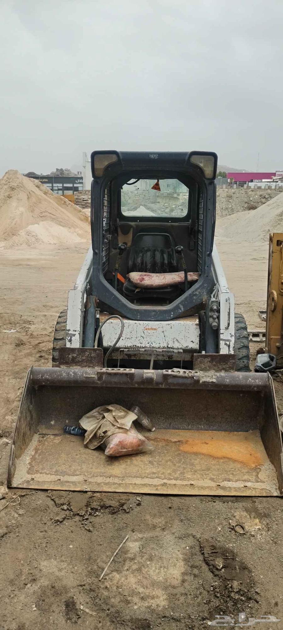 Bobcat 2016 for sale with grapple, contact number64350913202050112